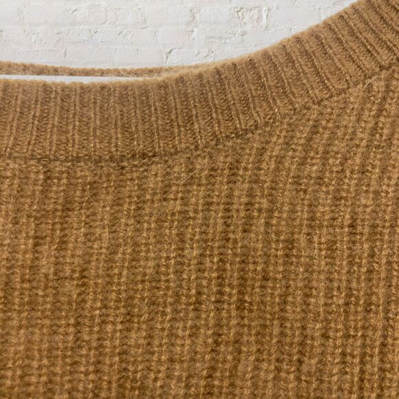 Victoria’s Secret Camel Tan Oversized Cashmere Sweater Size M Cozy Soft Relaxed - Picture 8 of 16